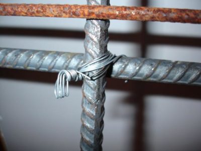 How to knit clamps on reinforcement