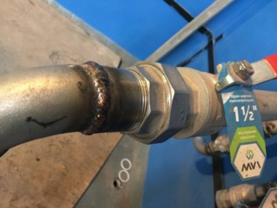 How to weld a pipe in a hard-to-reach place