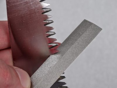 How to sharpen a fine tooth saw
