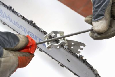 how to sharpen a chainsaw chain with a file