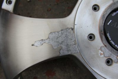 Why aluminum doesn&#39;t rust