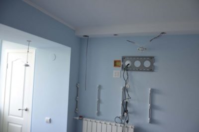 How to hide wires on the wall